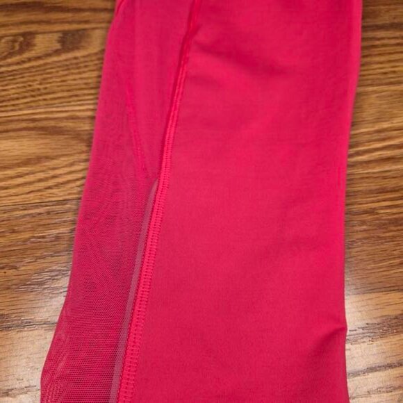 Lululemon Cropped Pink Mesh Leggings size 4 - Picture 5 of 8